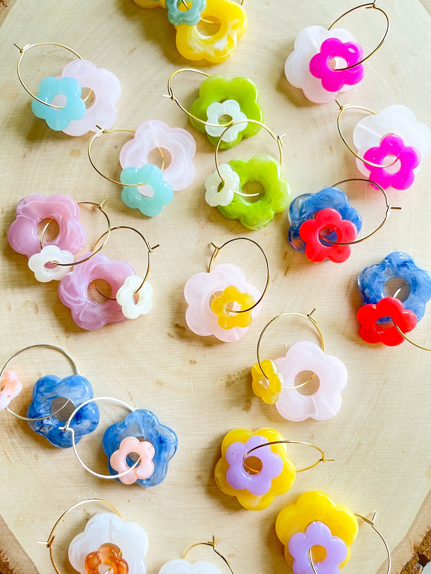 Resin daisy hoop earrings