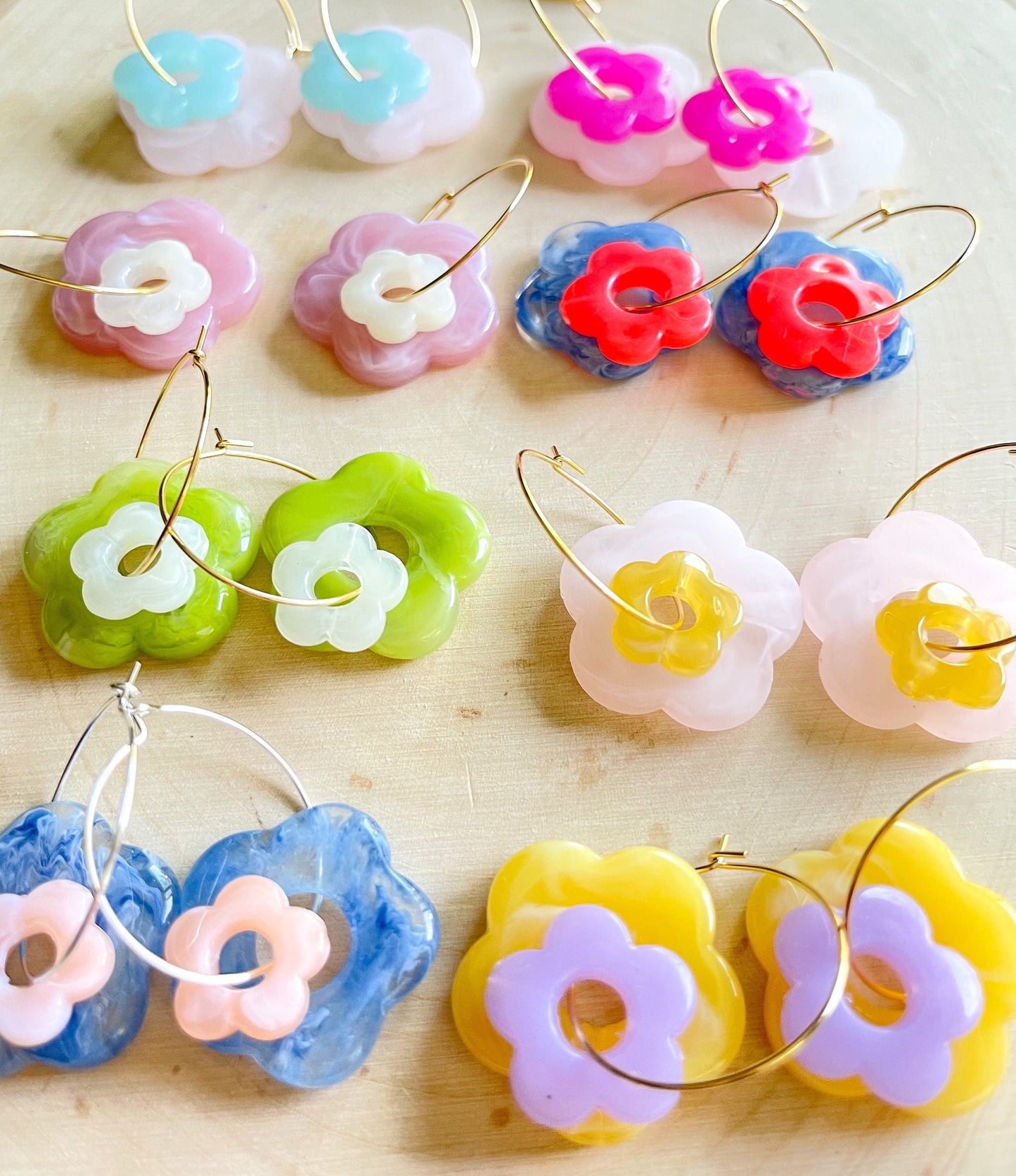 Resin daisy hoop earrings