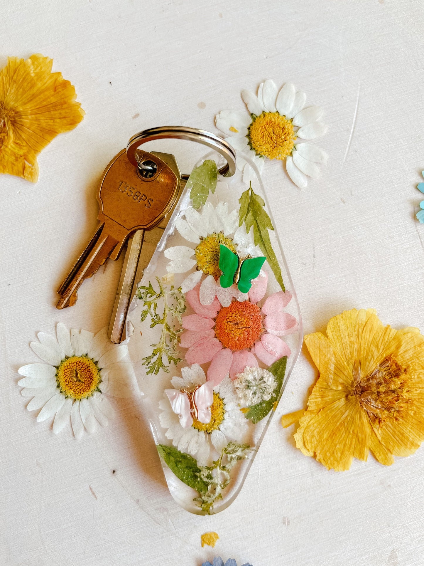 Resin floral keychain