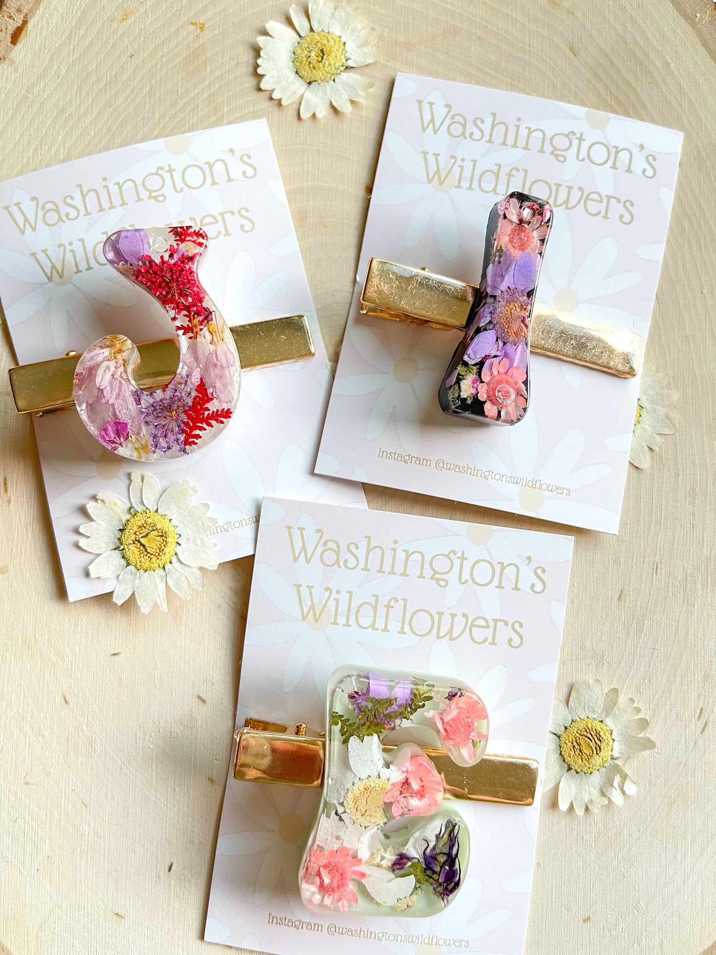 Dried floral letter clip